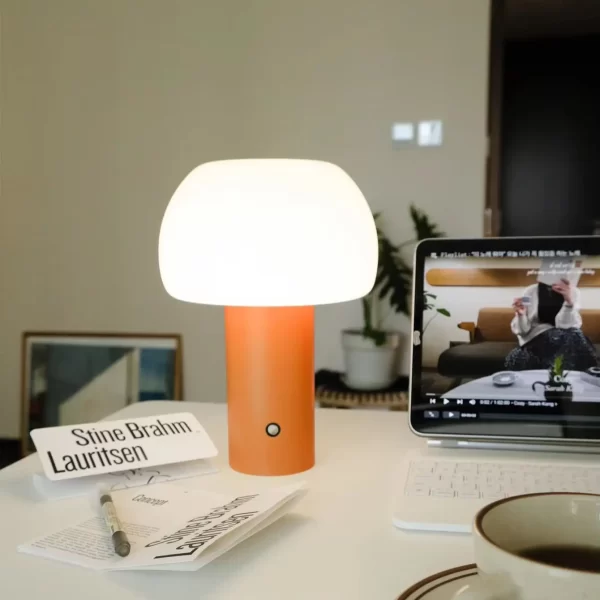 LED Charging Table Lamp New Mushroom Lamp 3-colors Dimming Desk Lamp Mushroom Night Light for Bar Restaurant Bedroom Decoration